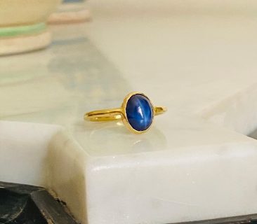 Sapphire Ring - in 18ct yellow SMO gold and Sapphire