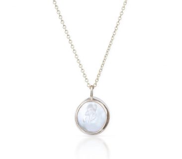 Gold Pearl Pendant Necklace